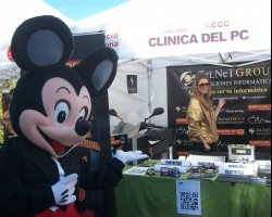 Castillo de Castelldefels Clinica del Pc TelNetGroup con Mickey Mouse